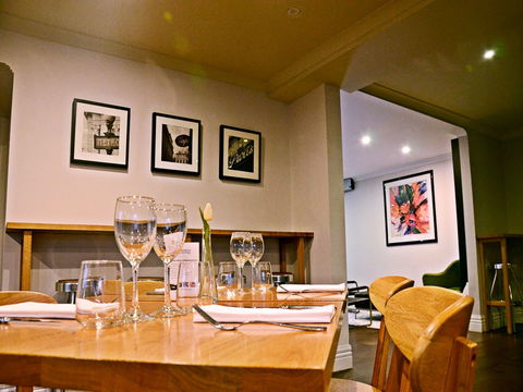 The Waverley International Hotel - Whitsundays Accommodation 2