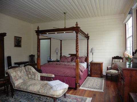 The Old School Bed And Breakfast - Whitsundays Accommodation 1