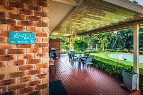 A Larks Nest - Whitsundays Accommodation 1