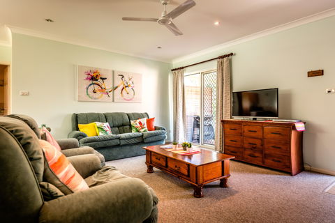 A Larks Nest - Whitsundays Accommodation 2