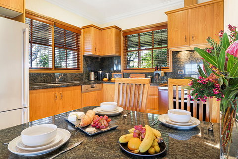 A View To A Hill - Whitsundays Accommodation 1