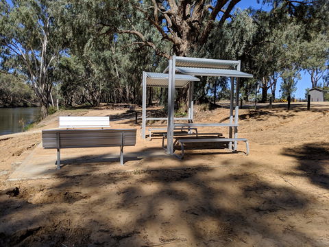 Boat Ramp Free Camping Area - Whitsundays Accommodation 2