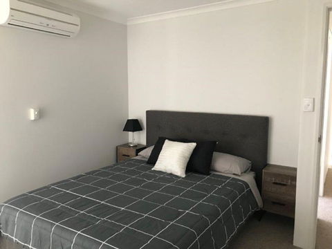 Canalside Family Getaway - Whitsundays Accommodation 1