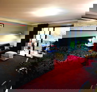 Cattleman's Country Motor Inn and Serviced Apartments - Open with Room Service - Whitsundays Accommodation