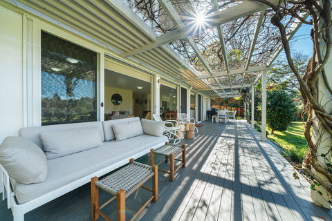CUB Country House - Berry - Whitsundays Accommodation 0