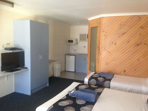 Cunningham Shore Motel - Whitsundays Accommodation 2