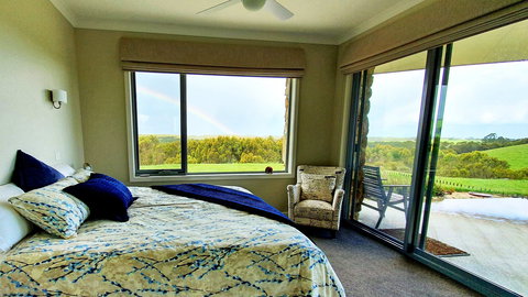 Eagle Rock Retreat - Whitsundays Accommodation 1