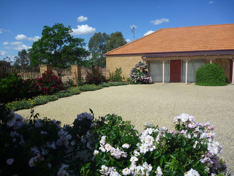 Fairways Bed And  Breakfast At Jerilderie - Whitsundays Accommodation 1