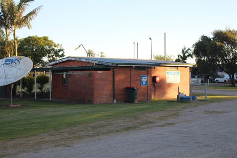 Grafton Greyhound Racing Club Caravan Park - Whitsundays Accommodation 0