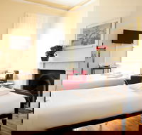 Hotel Claremont Guest House - Whitsundays Accommodation