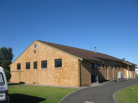 Lake Windemere Caravan Park - Whitsundays Accommodation 2