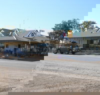 Lyndhurst Hotel Roadhouse Motel  Caravan Park - Whitsundays Accommodation