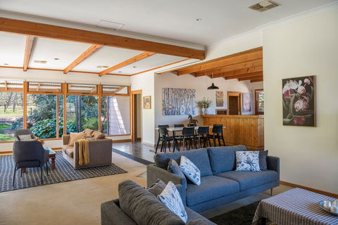 McLaren Vale Getaways - Whitsundays Accommodation 1