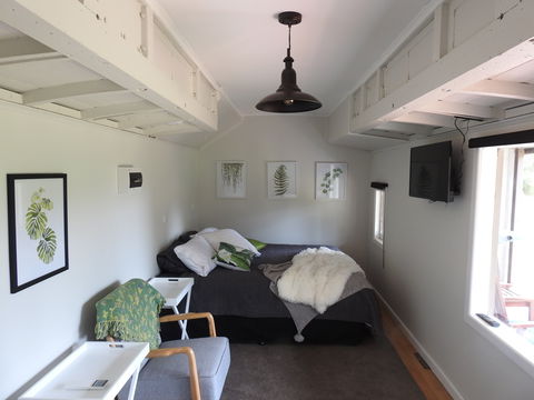 Miners Ridge Vineyard Railway Carriage B&B - Whitsundays Accommodation 0