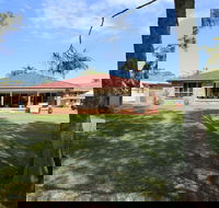 Ray of Sunshine-Waterfront Reserve - Whitsundays Accommodation