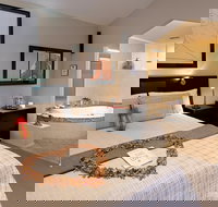 Riverview Rise Retreats - Whitsundays Accommodation