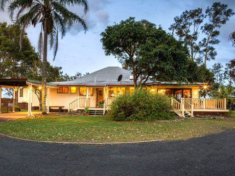 Riverside Holiday Retreat Yamba - Whitsundays Accommodation 1