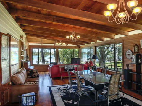 Riverside Holiday Retreat Yamba - Whitsundays Accommodation 2