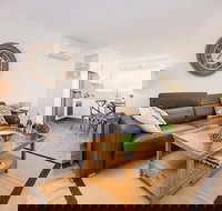 Rustic Charm - Whitsundays Accommodation