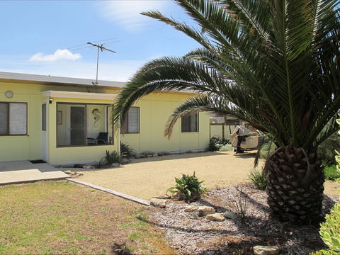 Seahorse Beach Shack - Whitsundays Accommodation 0