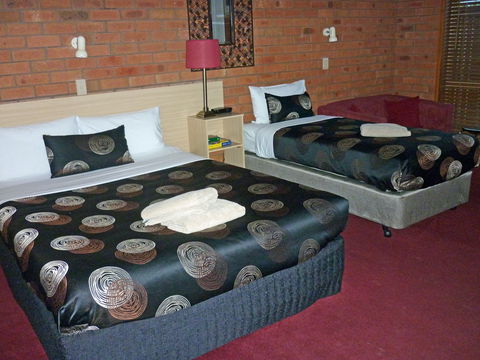 Shannon Motor Inn - Whitsundays Accommodation 2