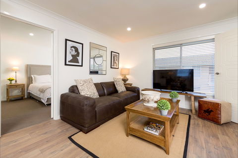 Sleeping In Style - Whitsundays Accommodation 0
