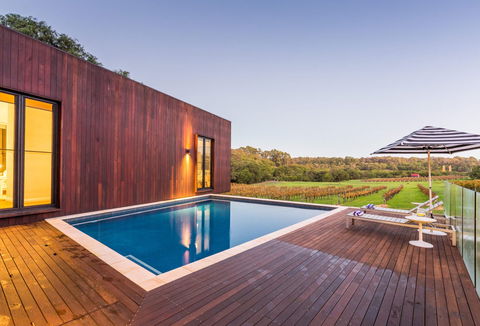 Sophies Vineyard - Whitsundays Accommodation 1