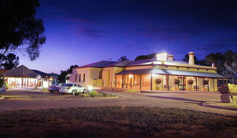 Standpipe Golf Motor Inn - Whitsundays Accommodation 0