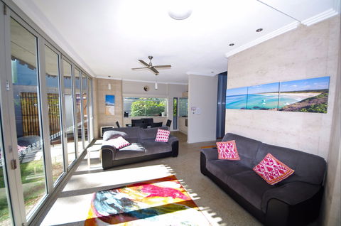 Sun Worship Crescent Head Eco Villas - Whitsundays Accommodation 2
