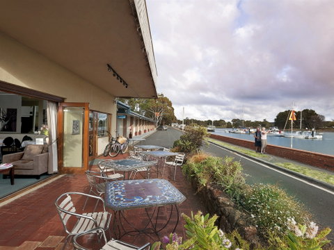 The Waterfront Wynyard - Whitsundays Accommodation 1