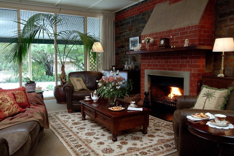 The Lodge Country House - Whitsundays Accommodation 1