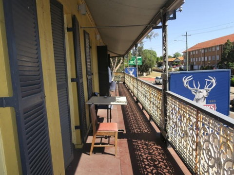 The Family Hotel Maitland - Whitsundays Accommodation 1
