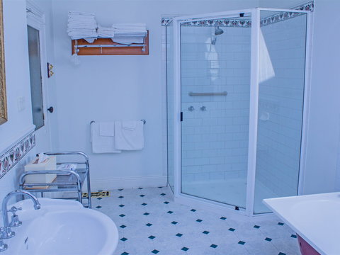 The Duck House - Whitsundays Accommodation 1