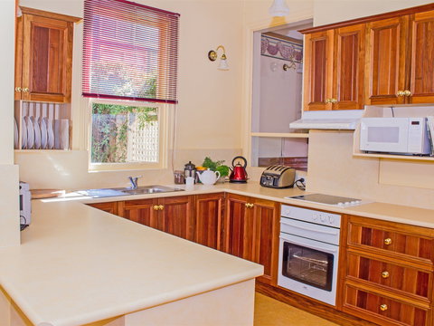 The Duck House - Whitsundays Accommodation 2