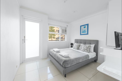 The Manly Hotel Est. 1964 - Whitsundays Accommodation 1