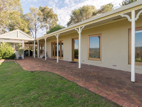 131 - Heart Of The Vale - Whitsundays Accommodation 1