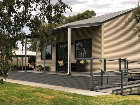 Appleyard Bed And Breakfast - Whitsundays Accommodation 0