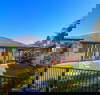 Beachside Cottage at Blacksmiths