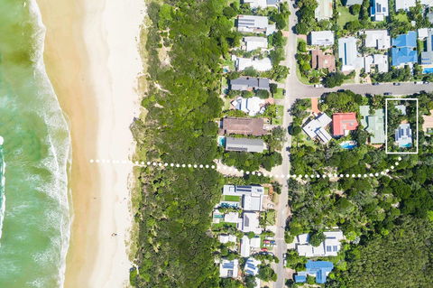 Beach Chalet - Whitsundays Accommodation 2