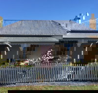 Bellamona - Cosy Georgian Cottage - Whitsundays Accommodation