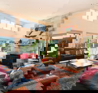 Bottlebrush Lodge - Whitsundays Accommodation