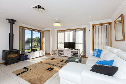 Coastal Haven At Gerroa - Whitsundays Accommodation 1