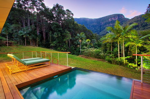 Crystal Creek Rainforest Retreat - Whitsundays Accommodation 1