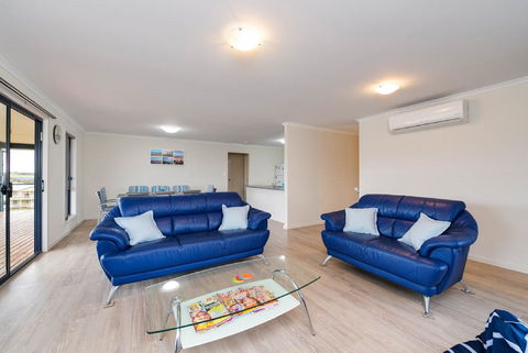 Hayborough Haven 3 - 3 Fifth Avenue - Hayborough - Whitsundays Accommodation 2