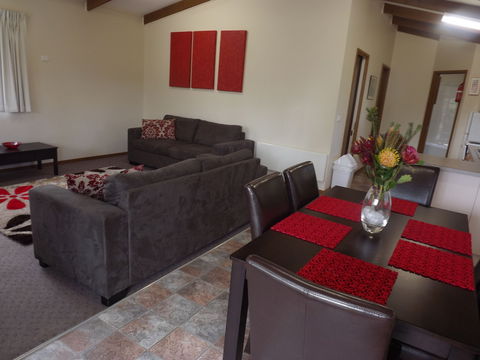 High Country Holiday Park - Whitsundays Accommodation 1