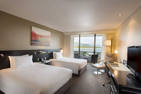 Hilton Cairns - Whitsundays Accommodation 2