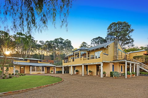 I Villini Estate - Whitsundays Accommodation 0