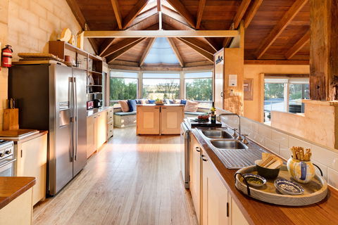 I Villini Estate - Whitsundays Accommodation 2