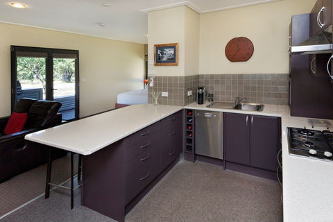 Kickenback Studio - Whitsundays Accommodation 2