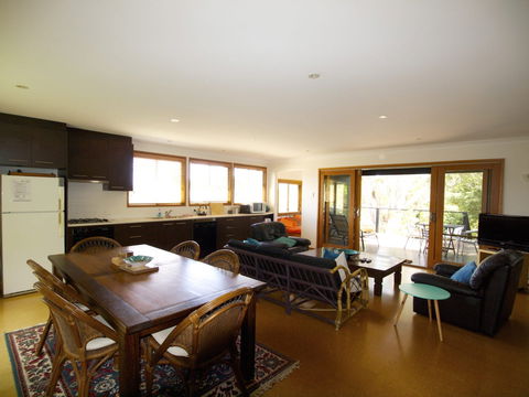 Kookaburra Dreaming - Whitsundays Accommodation 1